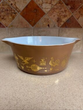 Pyrex Early American Large Casserole 475-B 2.5 Quart